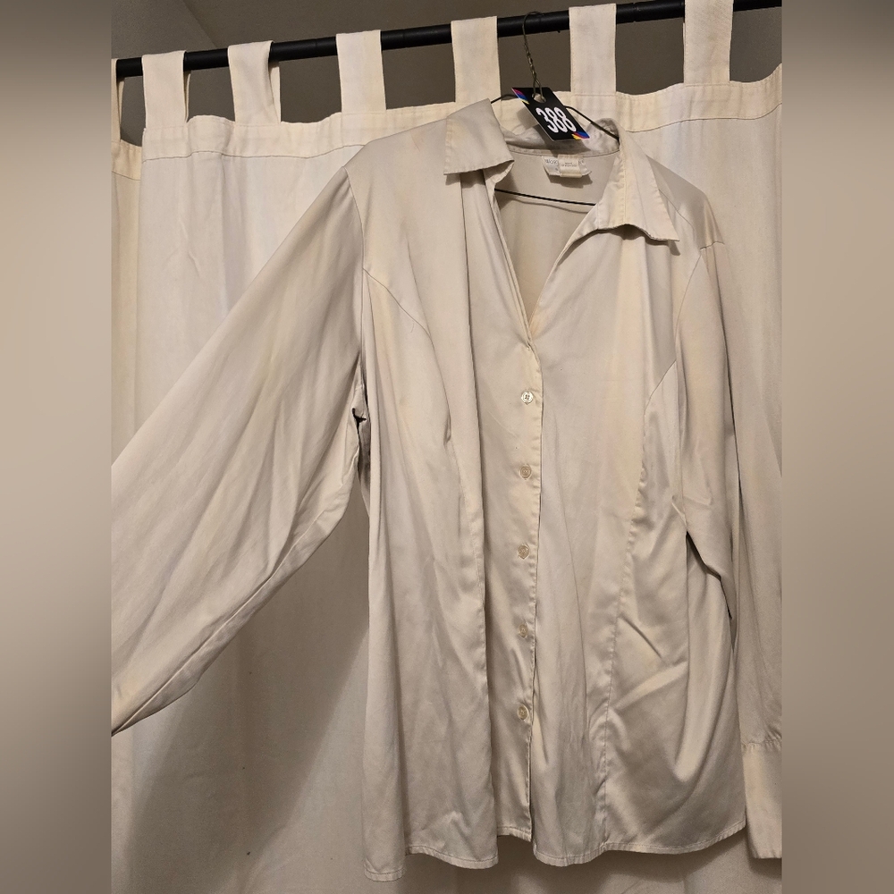 #388 bone button blouse